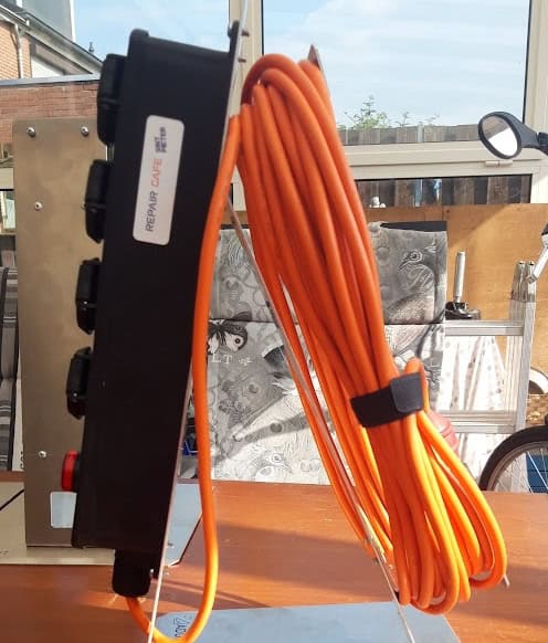 240608 RC Snoer En Stekkerdoos Houder (1)